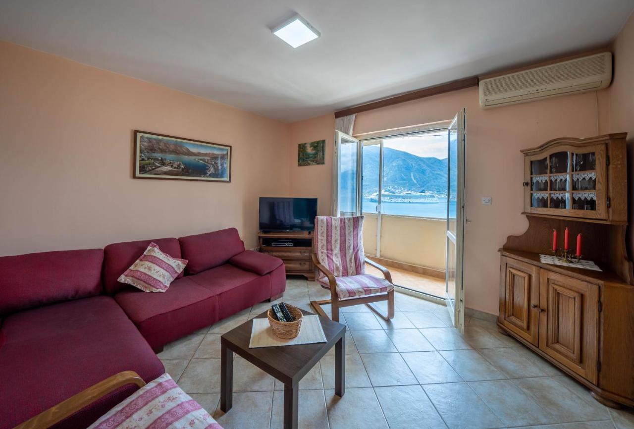 Seaside Serenity: 2-Bedroom Apartment With Boka Bay View Cattaro Esterno foto