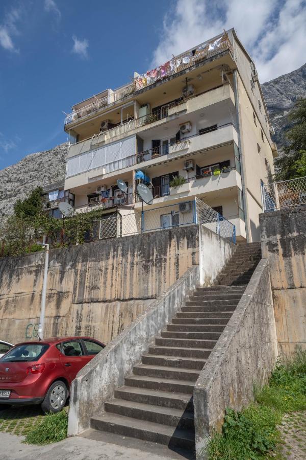 Seaside Serenity: 2-Bedroom Apartment With Boka Bay View Cattaro Esterno foto