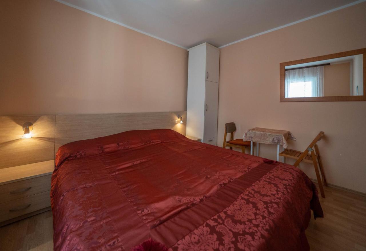 Seaside Serenity: 2-Bedroom Apartment With Boka Bay View Cattaro Esterno foto