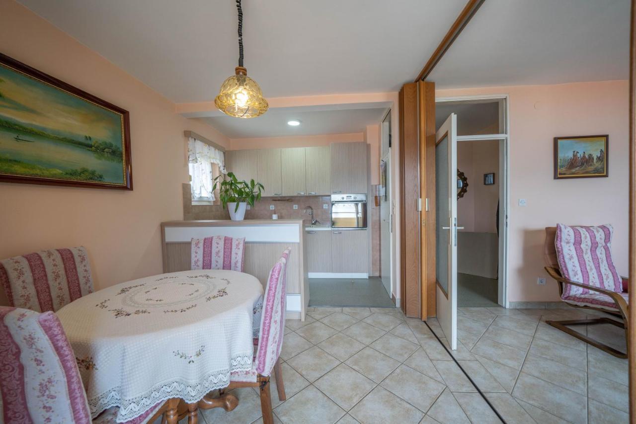 Seaside Serenity: 2-Bedroom Apartment With Boka Bay View Cattaro Esterno foto