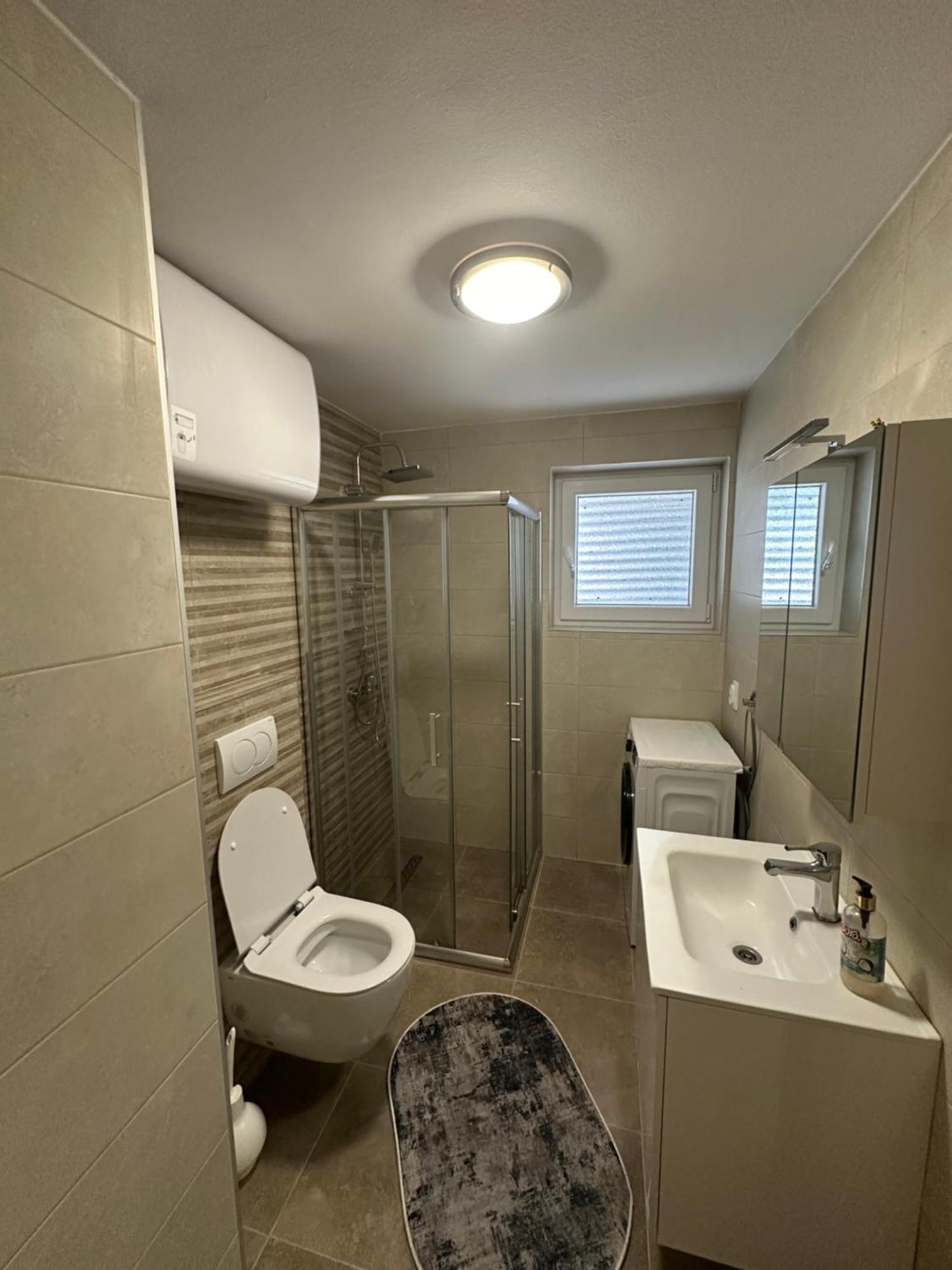 Seaside Serenity: 2-Bedroom Apartment With Boka Bay View Cattaro Esterno foto